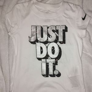NWOT Nike girls shirt